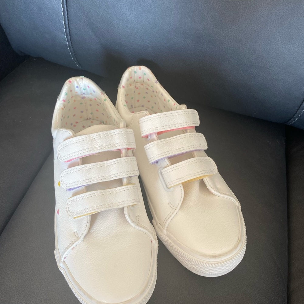 OMG Girl White Rainbow Heart Velcro Sneakers – Girls Size 3